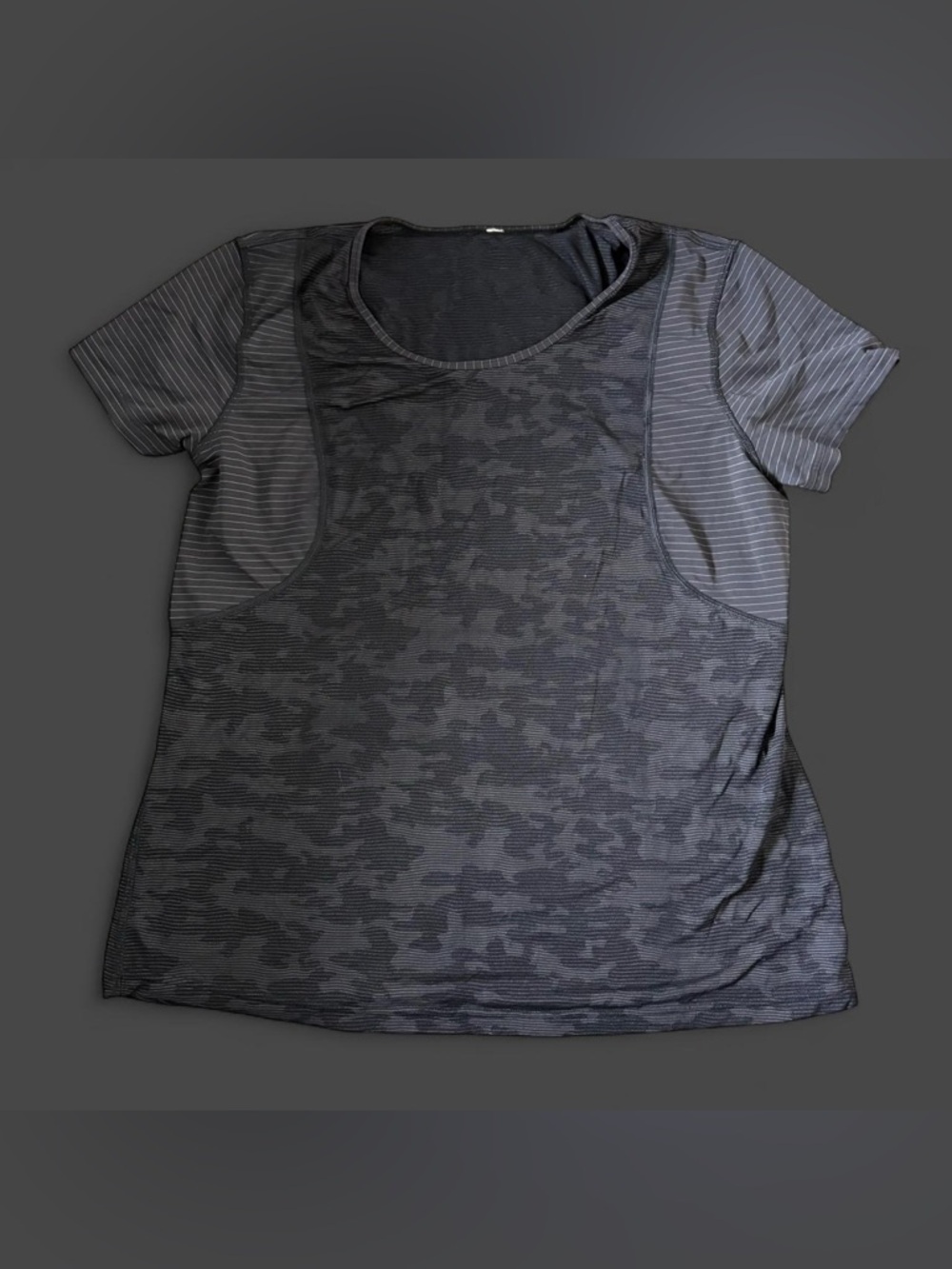 Lululemon Women Dark gray camo swiftly tech top #athleisure #yoga